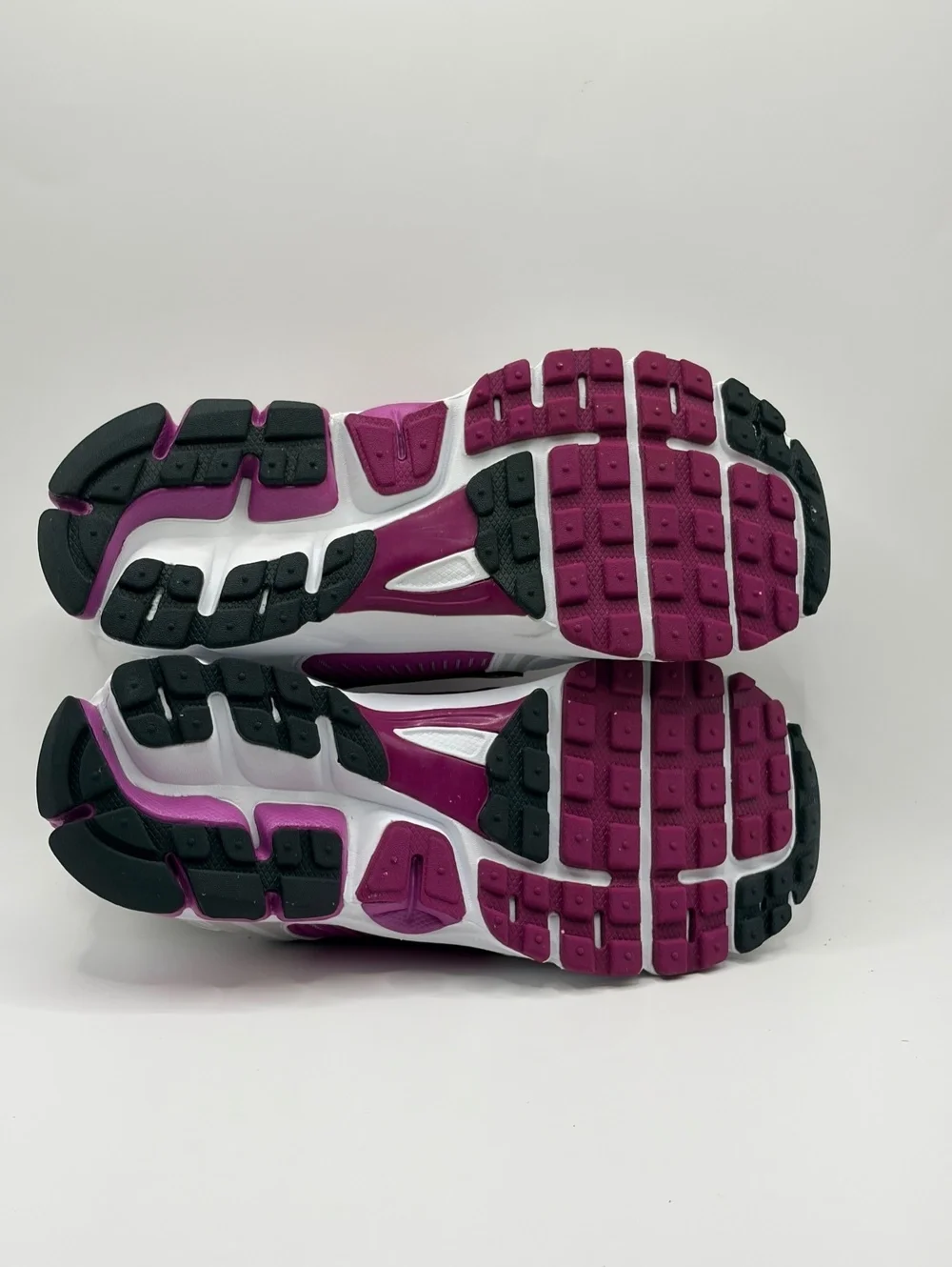 Nike Vomero 5 (GS) Youth Sneakers White Metallic Platinum Purple Size 4.5Y/6W